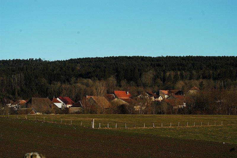 File:Le Latet, Jura.JPG