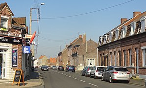 La rue des Frères-Émile-et-Georges-Bouhour de Somain en mars 2019.