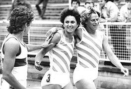 Bundesarchiv Bild 183-1985-0806-025, Marlies Göhr, Silke Gladisch, Ingrid Auerswald.jpg