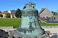 Glocke der ehemaligen Kirche Saint-Laurent im Ortsteil Marigny