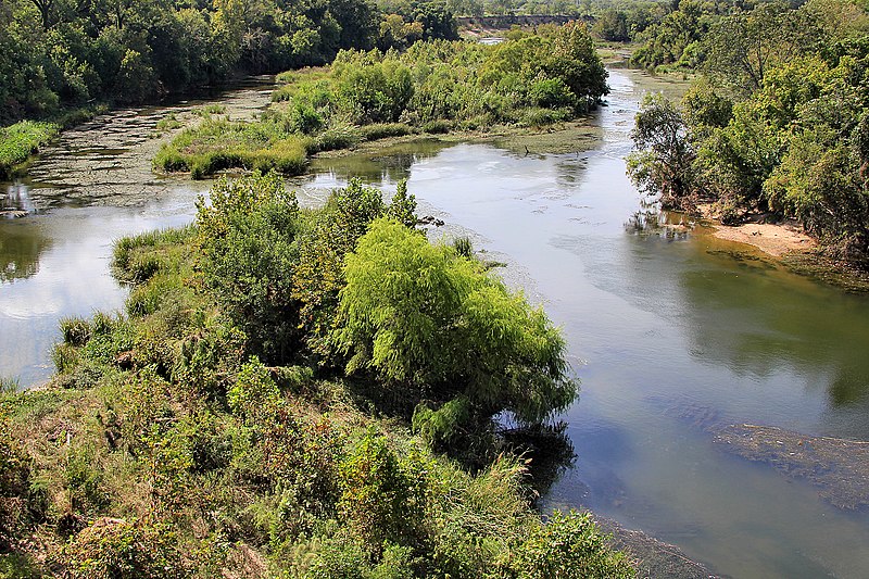 File:Colorado river montopolis.jpg