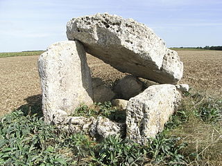 Dolmen de la Pierre Fouquerée à Ardillières