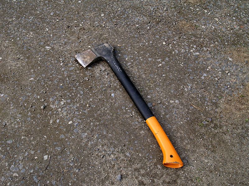 File:Fiskars Axe.jpg