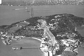 1935. gadā būvētais Līčā tilts (Bay bridge) tika pabeigts četrdesmit mēnešu laikā.