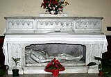 Altar inside the Église Saint-Cannat