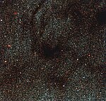 Mörk nebulosa kallad LDN1774, tagen av Wide Field Imager, ett instrument monterat på ESO:s 2,2-meters MPG / ESO-teleskop vid La Silla.[4]