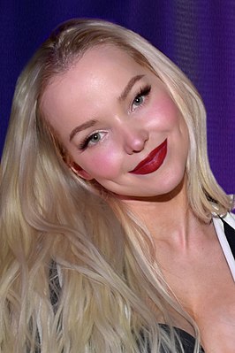 Dove Cameron 2019