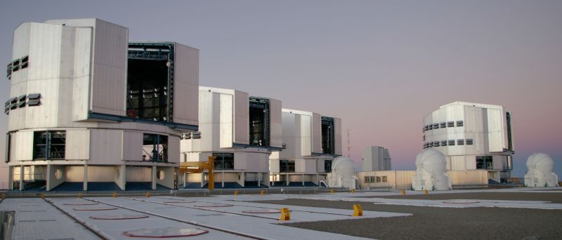 File:Paranal platform.jpg