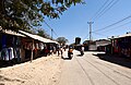 Straße vom Busterminal zum Zentrum der Neustadt