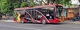 Trans Semanggi Suroboyo bus stopped at Babatan bus stop, 3 February 2022.