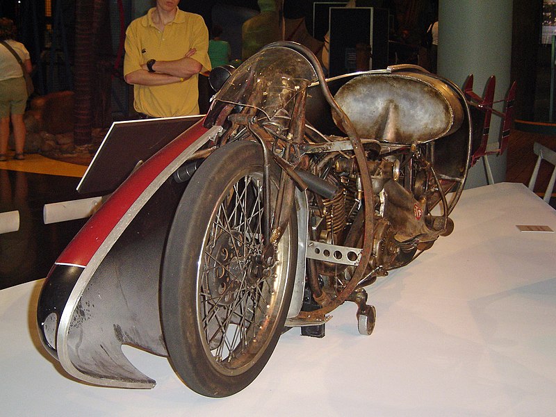 File:Burtmunro1920indian.JPG