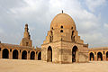 Cortile centrale (sahn) della moschea di ibn Tulun.