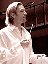 Eric Whitacre dirigiert