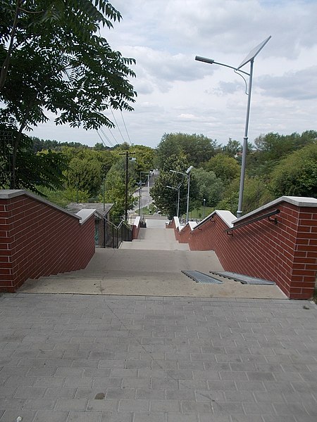 File:Stairs, Molnárszigeti út, 2017 Soroksár.jpg