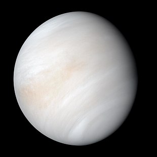 Venus in annähernd natürlichen Farben, aufgenommen von Mariner 10