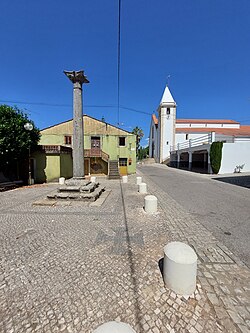 Pelourinho e Igreja Paroquial