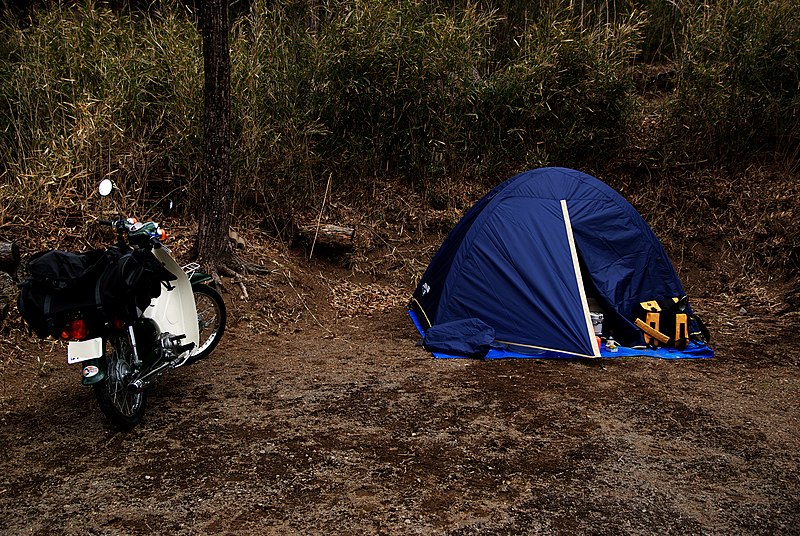 File:Camping at Mount Akagi 2010-04-01.jpg