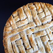 Baked herringbone lattice piecrust