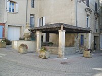 Lavoir und Brunnen