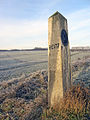 preußischer Ganzmeilenobelisk an der B 91 bei Theißen