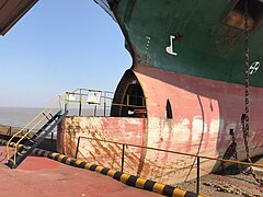 Safe Accesses to the ships during recycling.jpg