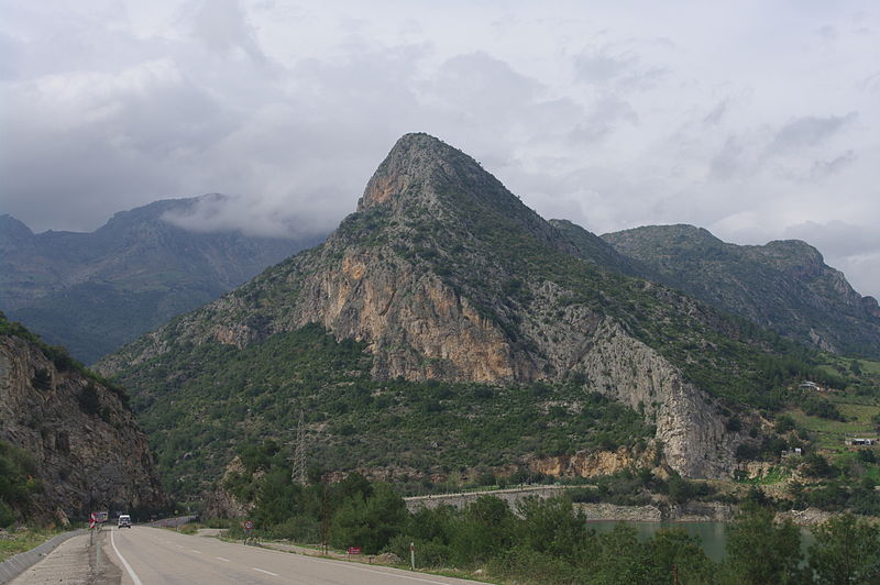 File:Hill in Durmuşlu, Kozan 01.JPG