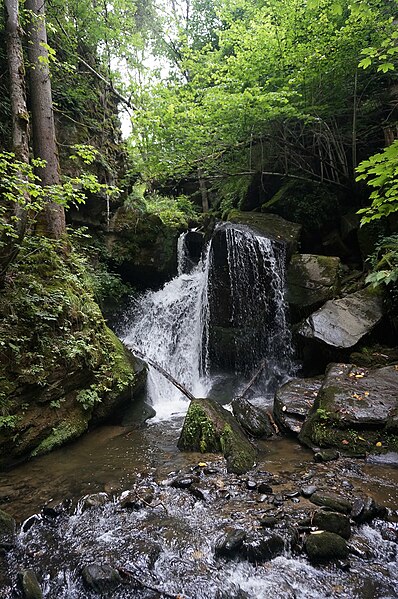 File:Abenteuer Wasser Weg, Liebenfels, Kärnten.jpg