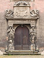 Door of hôtel de Bagis