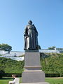 Statuen av Père Jacques Marquette foran Fort Mackinac