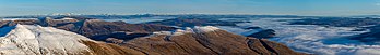 Vista para o norte da Ben Lawers, uma montanha na parte sul das Terras Altas, Escócia (definição 21 276 × 3 143)