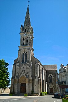 Noyant, église.jpg