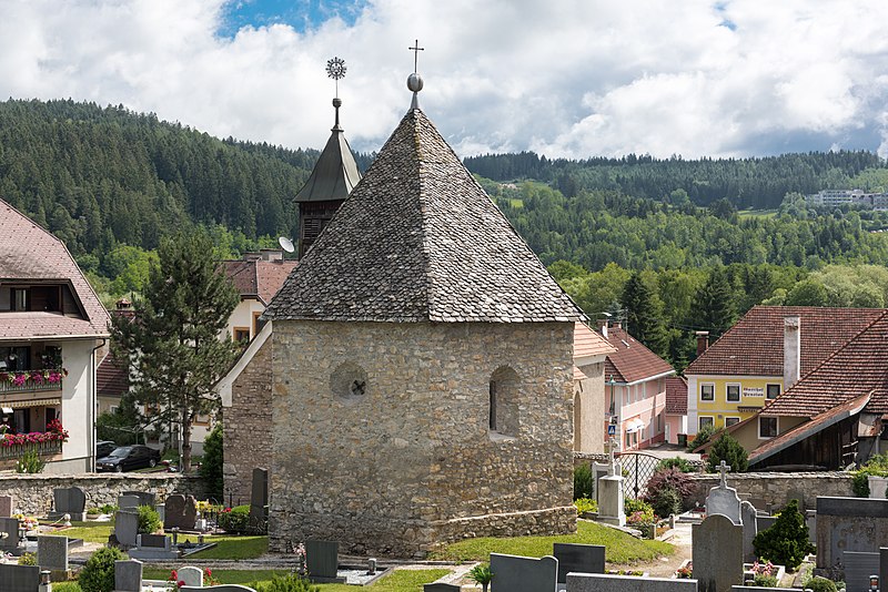 File:Althofen Friedhofsteig Friedhof gotischer Karner 24062015 5156.jpg