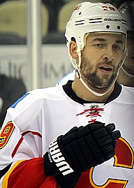 Deryk Engelland mit Warrior-Handschuhen