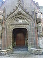 Guipavas : église paroissiale, porche de l'église Saint-Pierre-et-Saint-Paul.