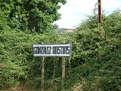 Letrero de la estación "Poeta González Bastías".JPG