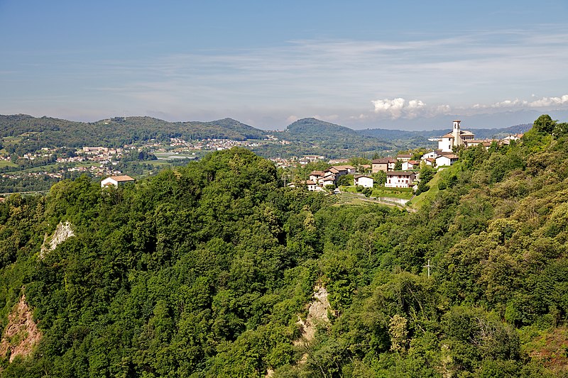 File:Castel San Pietro (LCD).jpg