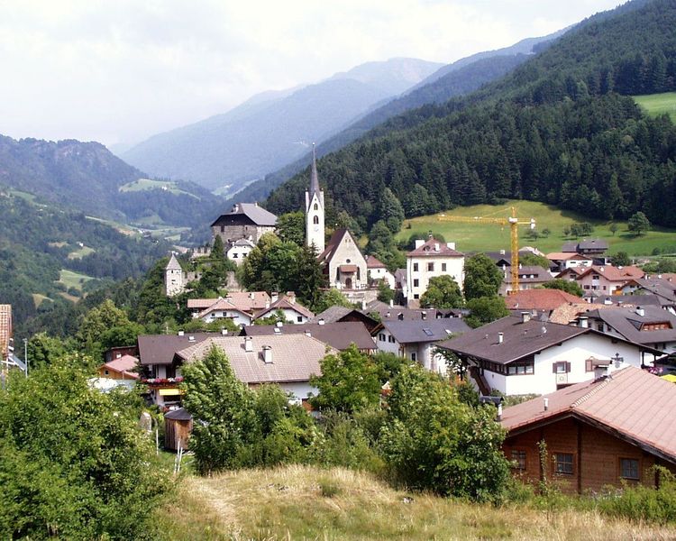 File:Gufidaun (Suedtirol).jpg