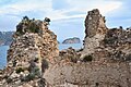 Castell de la Granadella, amb l'illa del Descobridor al fons