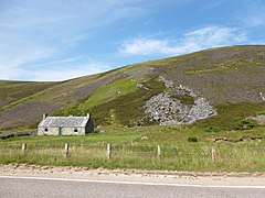 Old gamekeeper's bothy - geograph.org.uk - 3574233.jpg