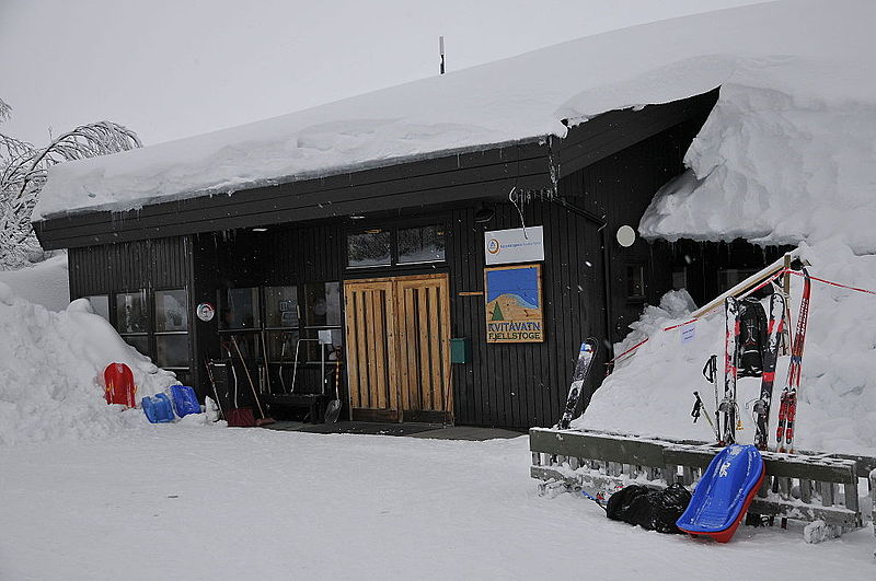 File:Kvitåvatn Lodge, Norway, Winter 2013-14.jpg