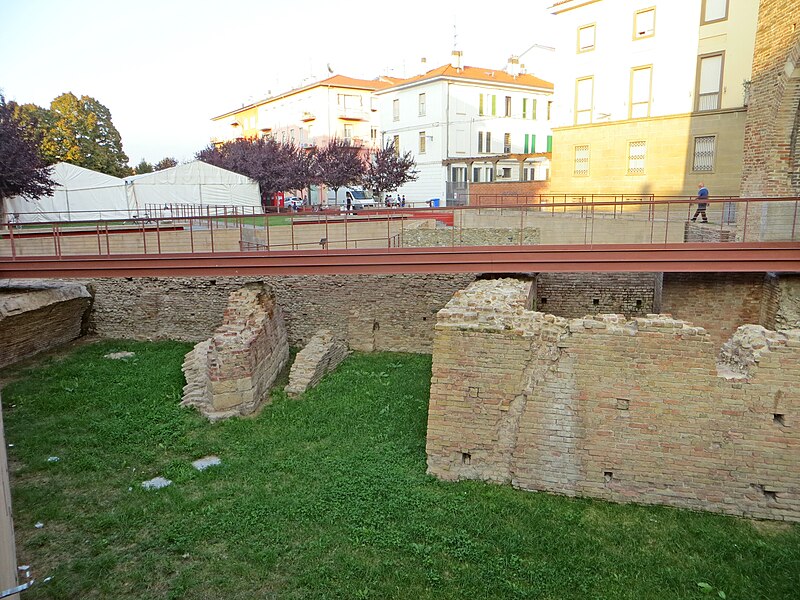 File:Ponte romano (Fidenza) - resti 3 2019-10-02.jpg