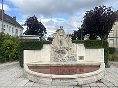 Beauvais Fountain.jpg