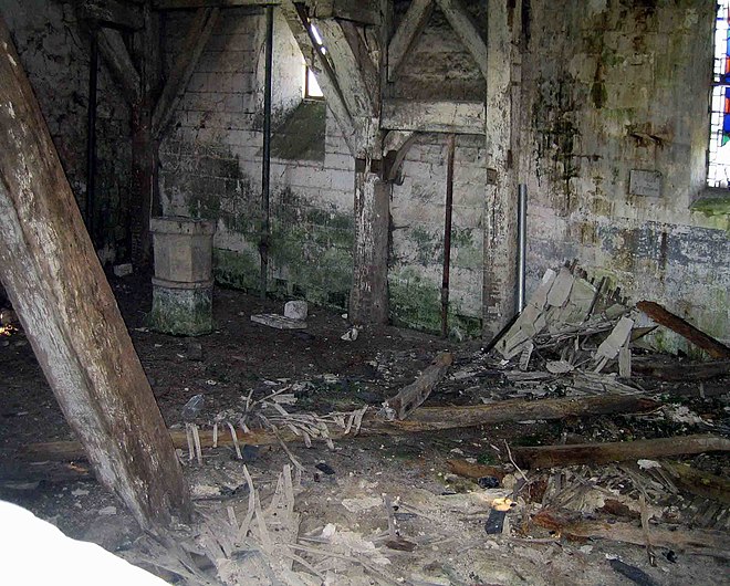 Dreuil-Hamel eglise abandon.jpg