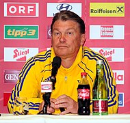 Pressekonferenz nach dem Fußballländerspiel Österreich-Ukraine (01.06.2012) Oleh Blochin1.jpg