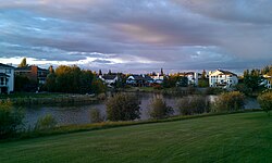 Houses backing onto a pond in Sherwood Park