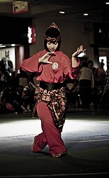 Seorang pesilat wanita dari Singapura.