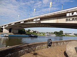 De brug vanuit het centrum