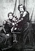 Eva Mudocci et Bella Edwards.