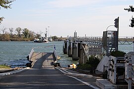 Fähre Barcarin über die Grand Rhône bei Salin-de-Giraud