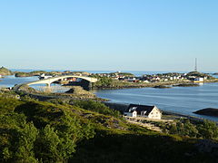 Henningsværbroarna.